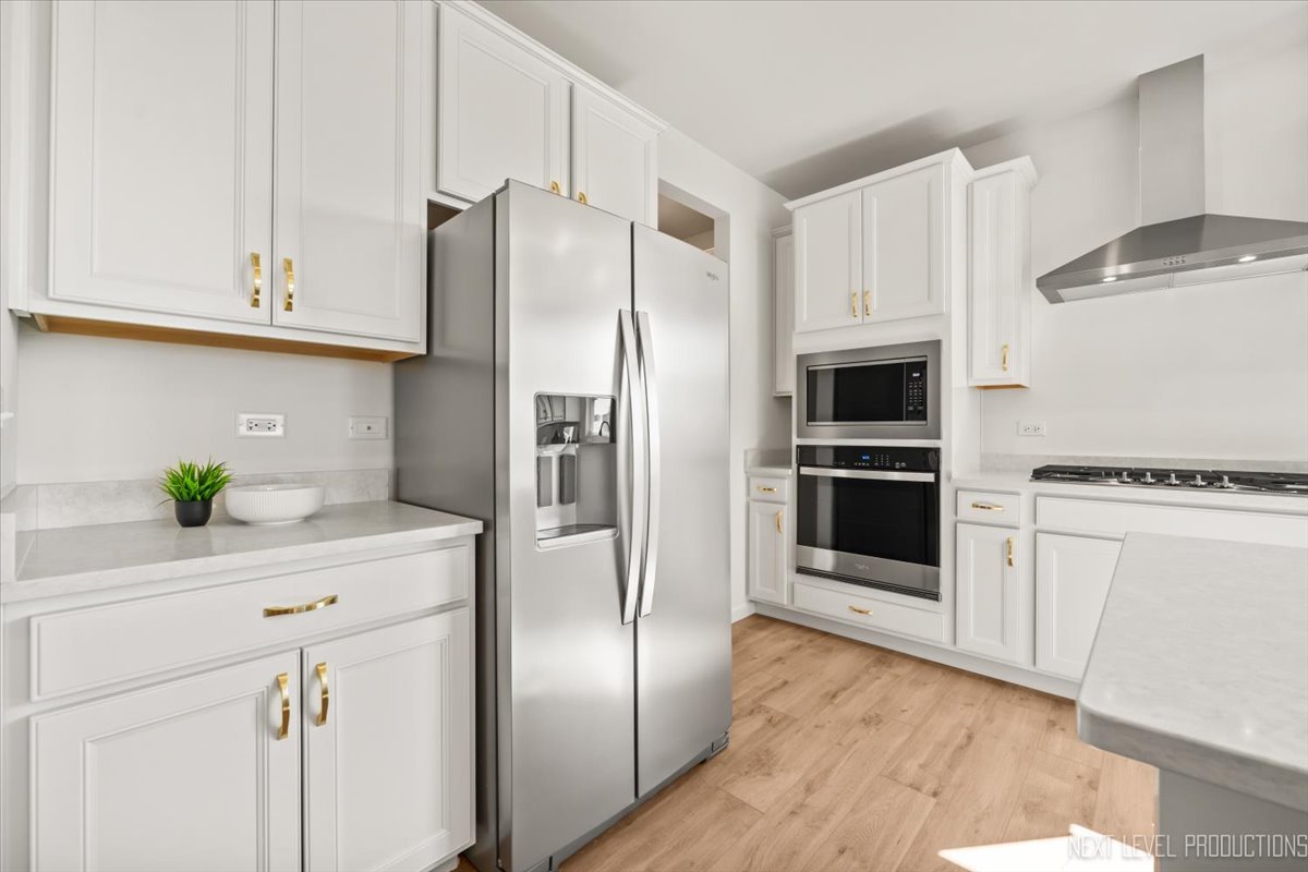 2308 Lawlor Lane, Naperville, IL 60564