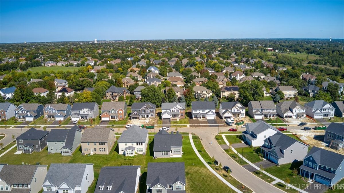 2308 Lawlor Lane, Naperville, IL 60564