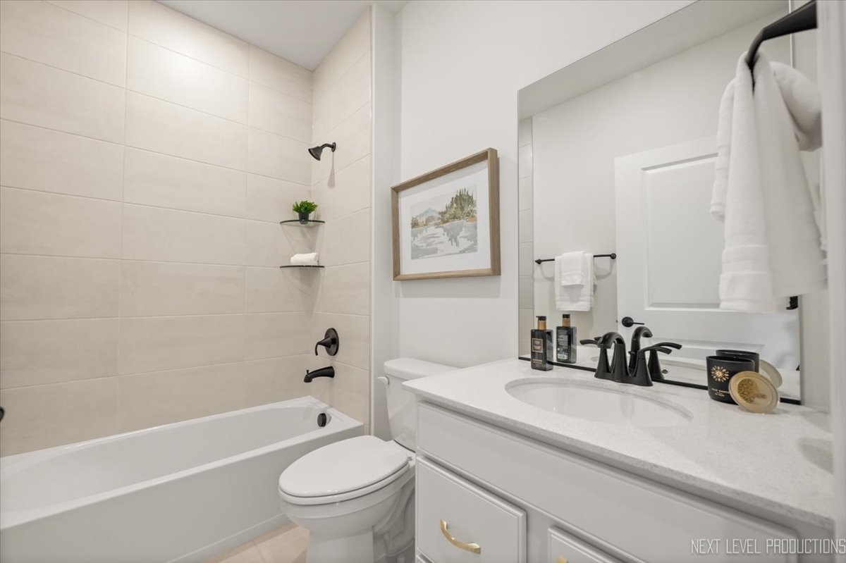 2308 Lawlor Lane, Naperville, IL 60564