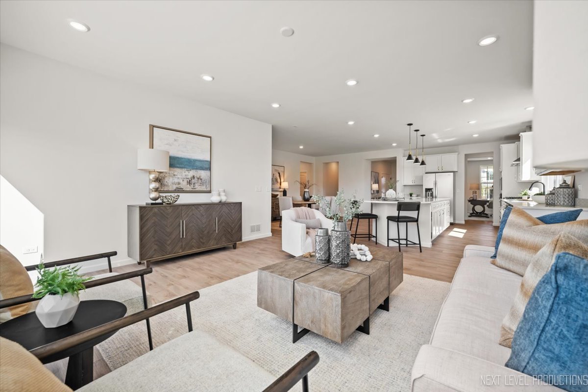 2308 Lawlor Lane, Naperville, IL 60564