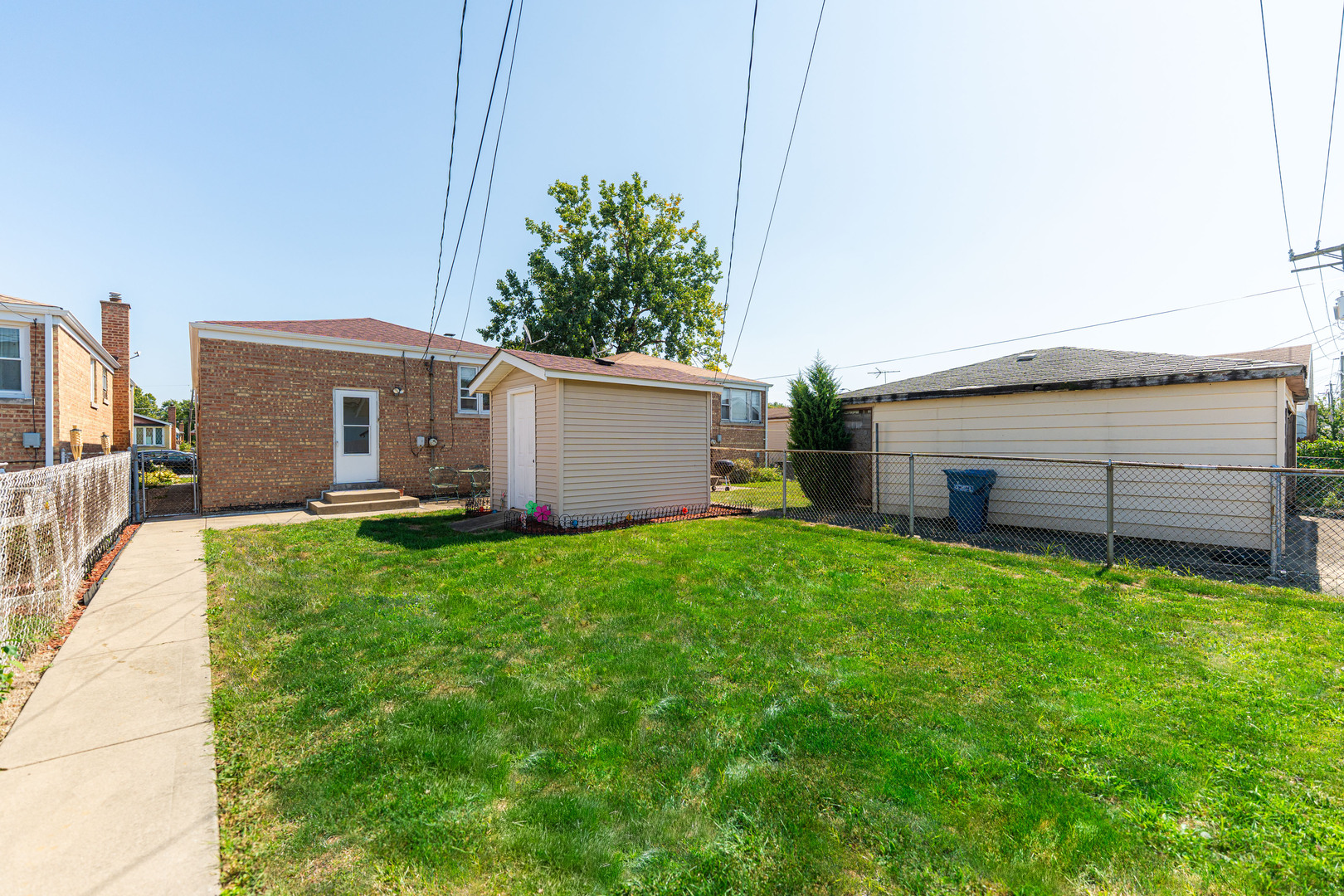 7718 Meade Avenue, Burbank, IL 60459