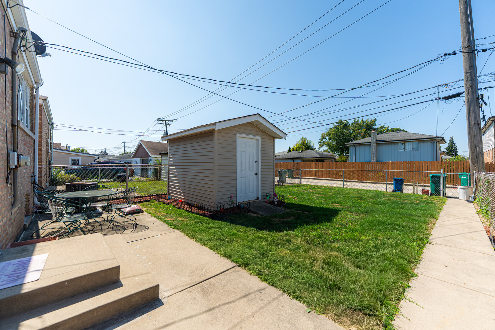 7718 Meade Avenue, Burbank, IL 60459
