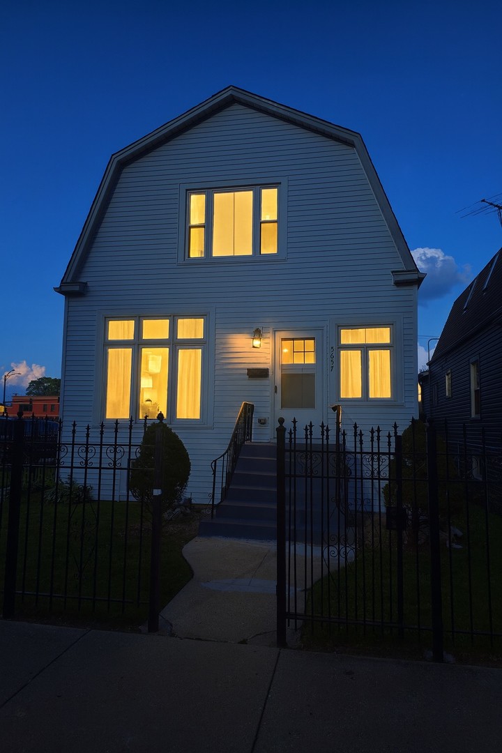 5657 N Parkside Avenue, Chicago, IL 60646