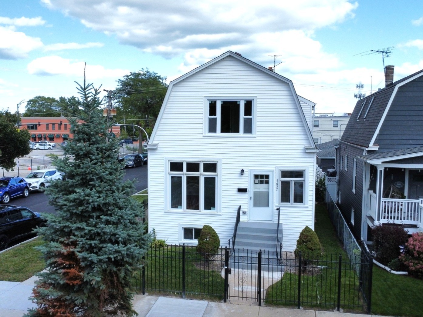 5657 N Parkside Avenue, Chicago, IL 60646