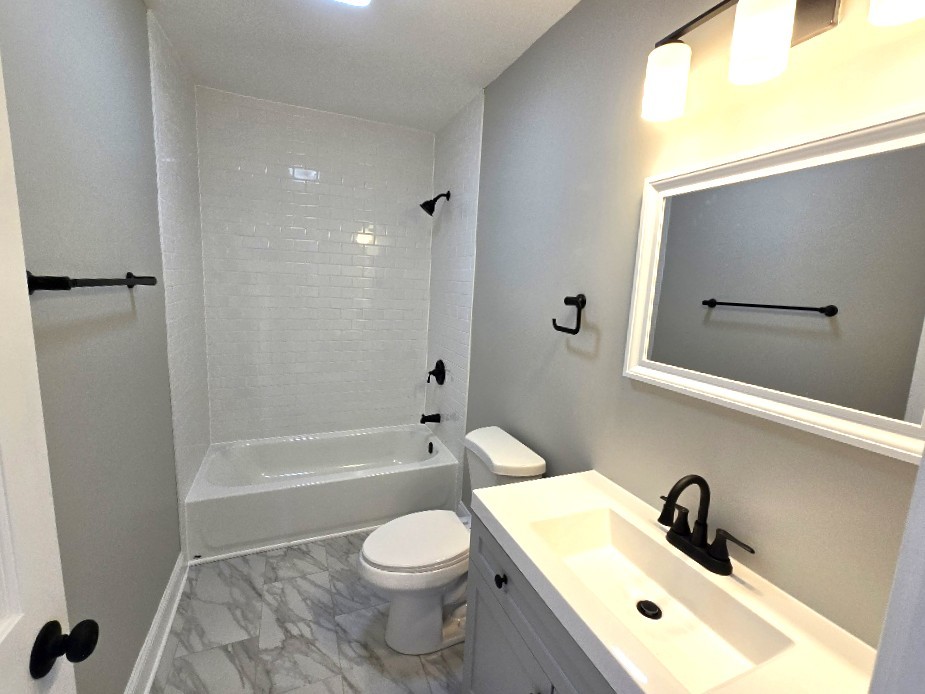 5657 N Parkside Avenue, Chicago, IL 60646