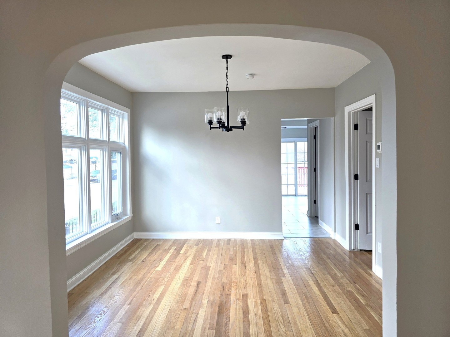 5657 N Parkside Avenue, Chicago, IL 60646