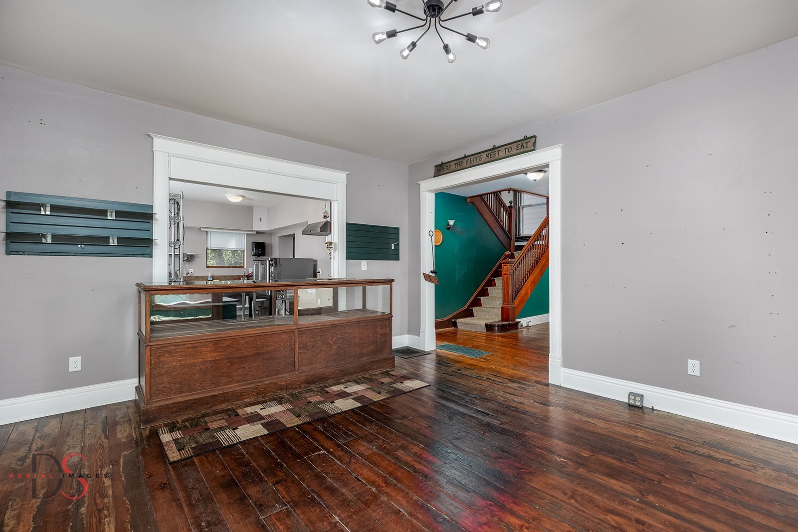 131 E Church Street, Utica, IL 61373
