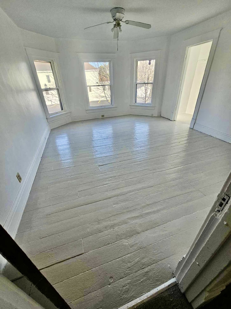 131 E Church Street, Utica, IL 61373