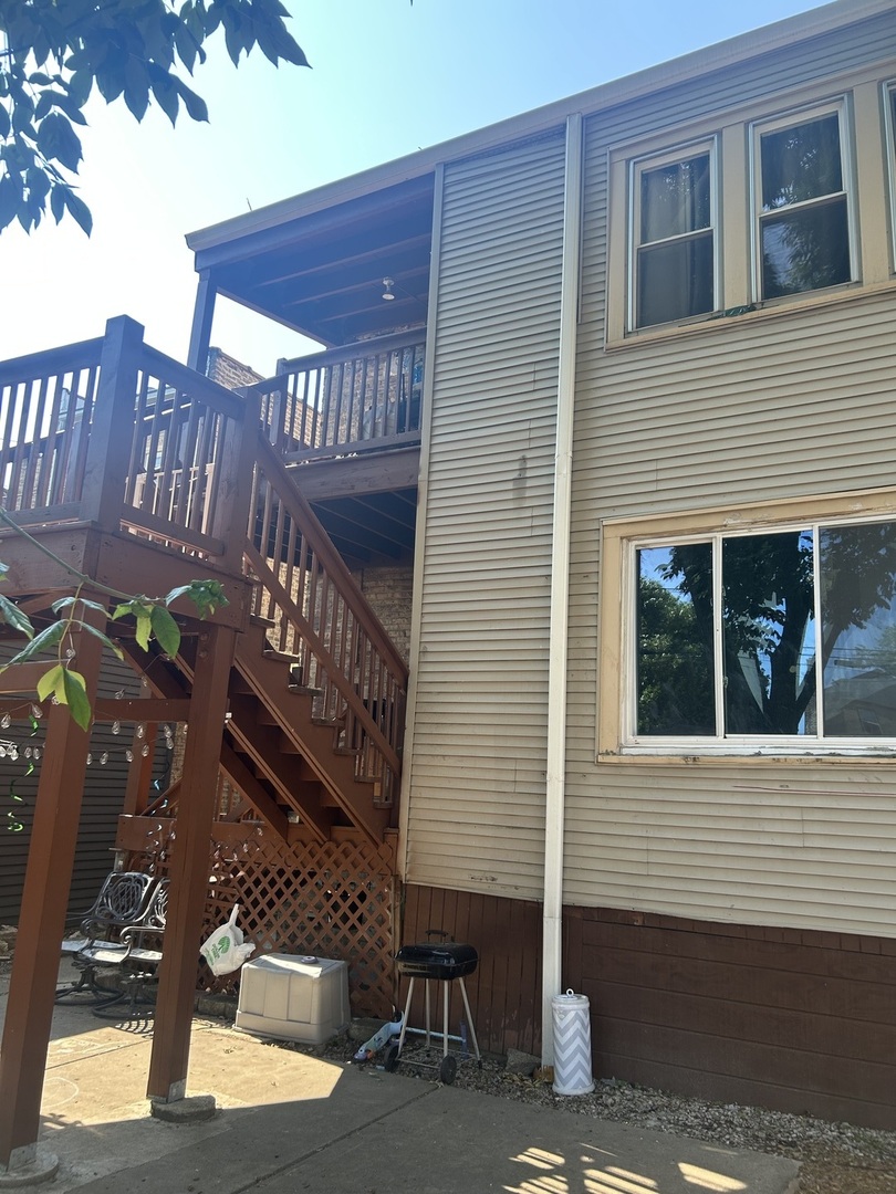 3240 W Victoria Street, Chicago, IL 60659