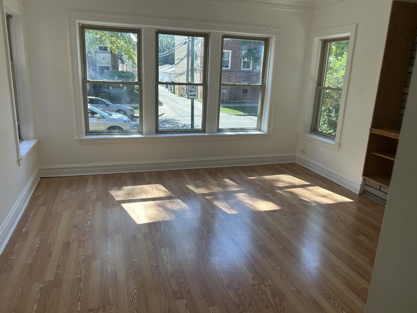 3240 W Victoria Street, Chicago, IL 60659