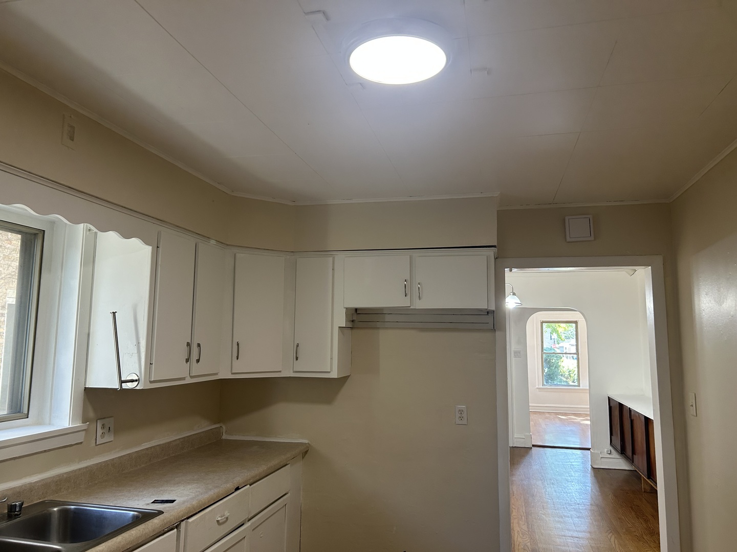 3240 W Victoria Street, Chicago, IL 60659