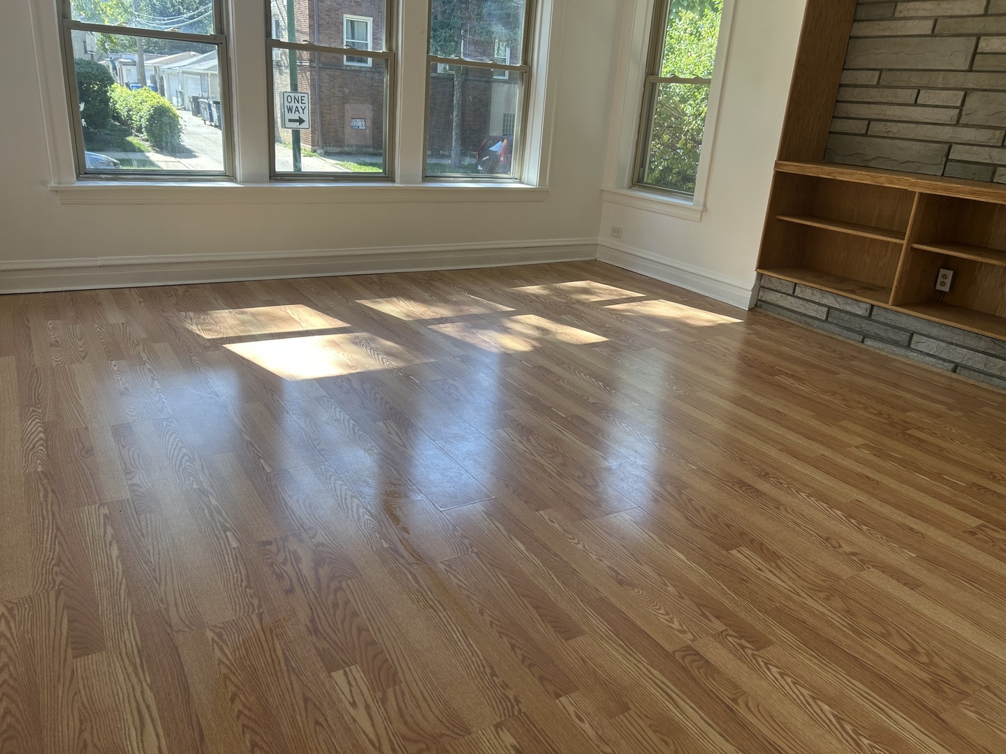 3240 W Victoria Street, Chicago, IL 60659