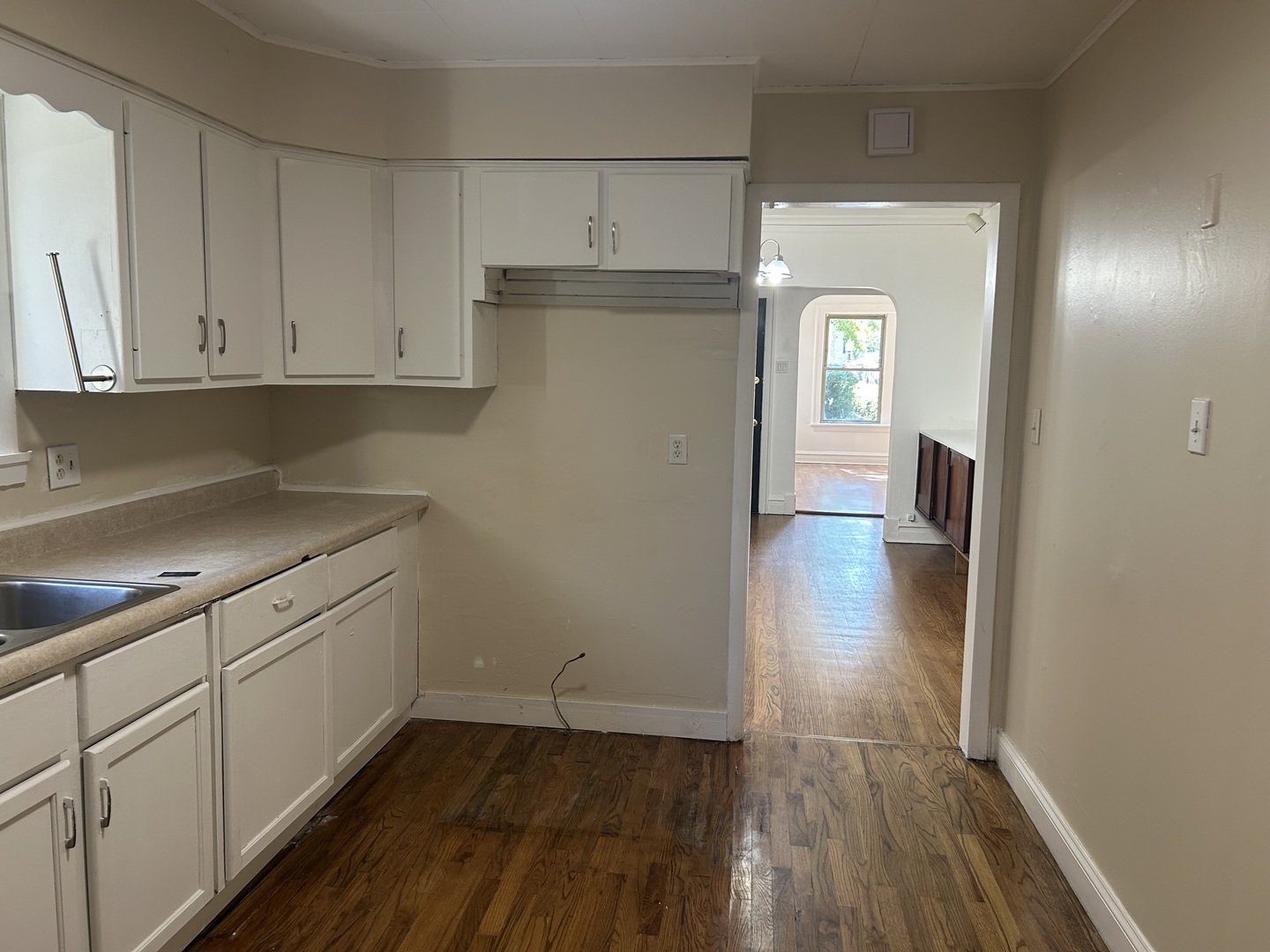 3240 W Victoria Street, Chicago, IL 60659