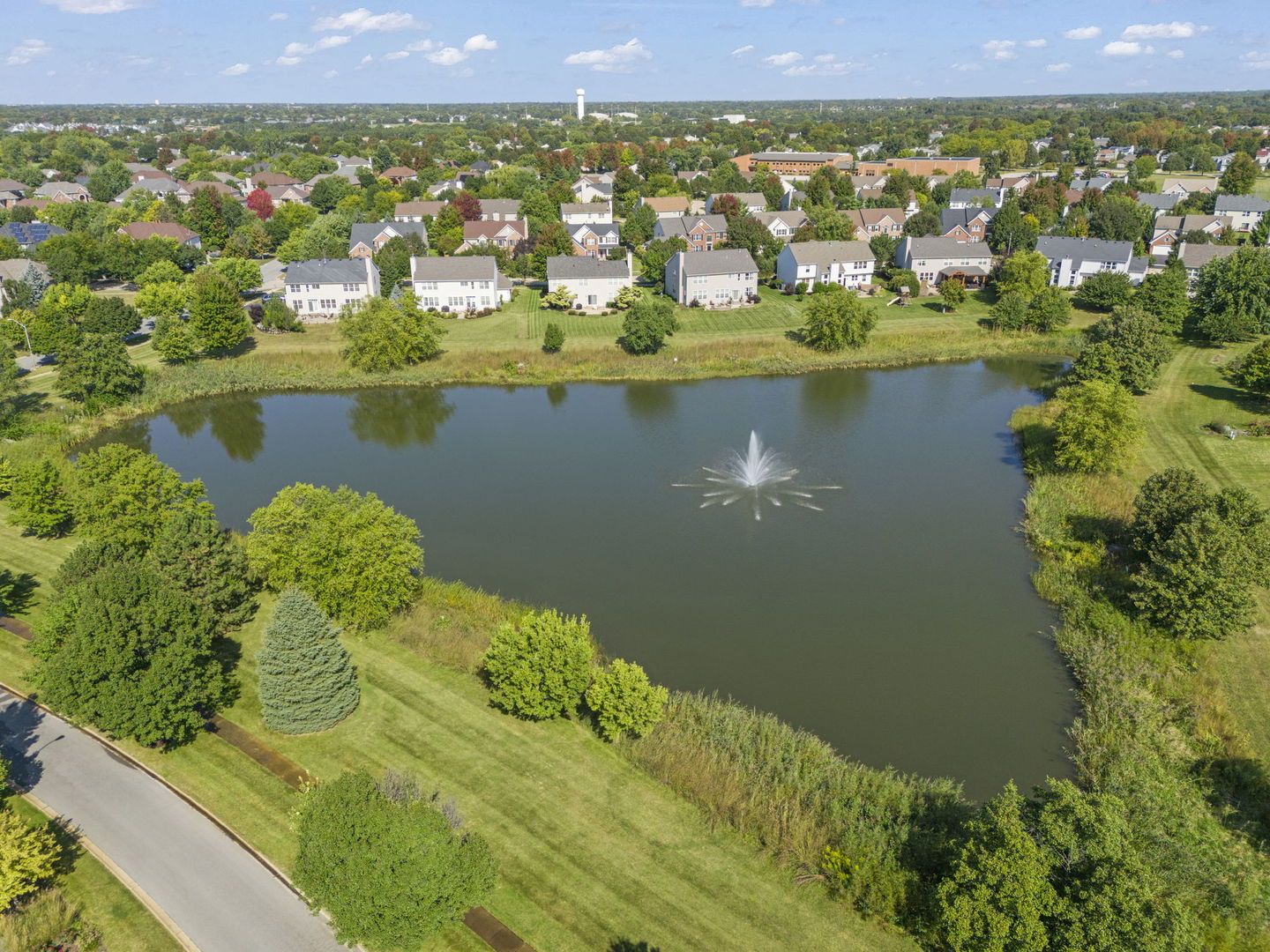 5 Player Court, Bolingbrook, IL 60490