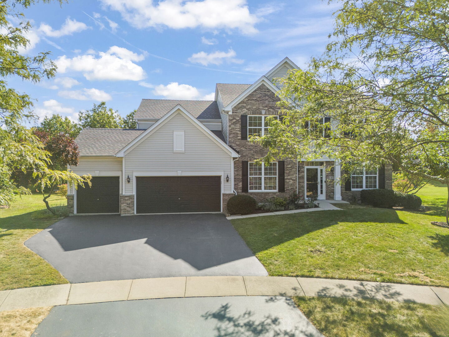 5 Player Court, Bolingbrook, IL 60490
