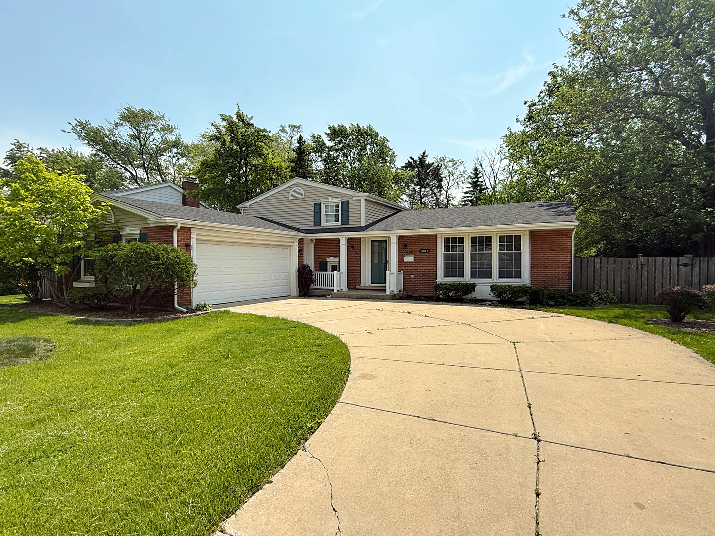 1807 S SURREY RIDGE Drive, Arlington Heights, IL 60005