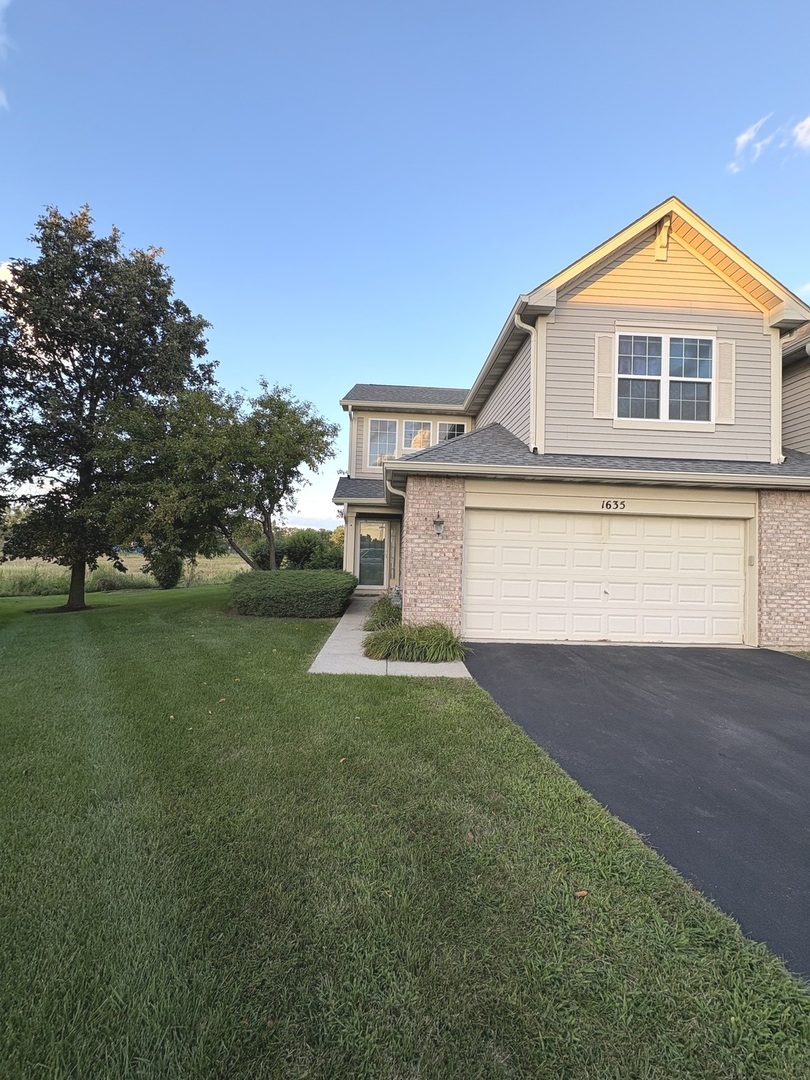 1635 S Candlestick Way, Waukegan, IL 60085