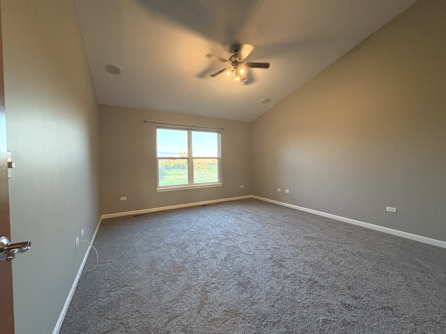 1635 S Candlestick Way, Waukegan, IL 60085