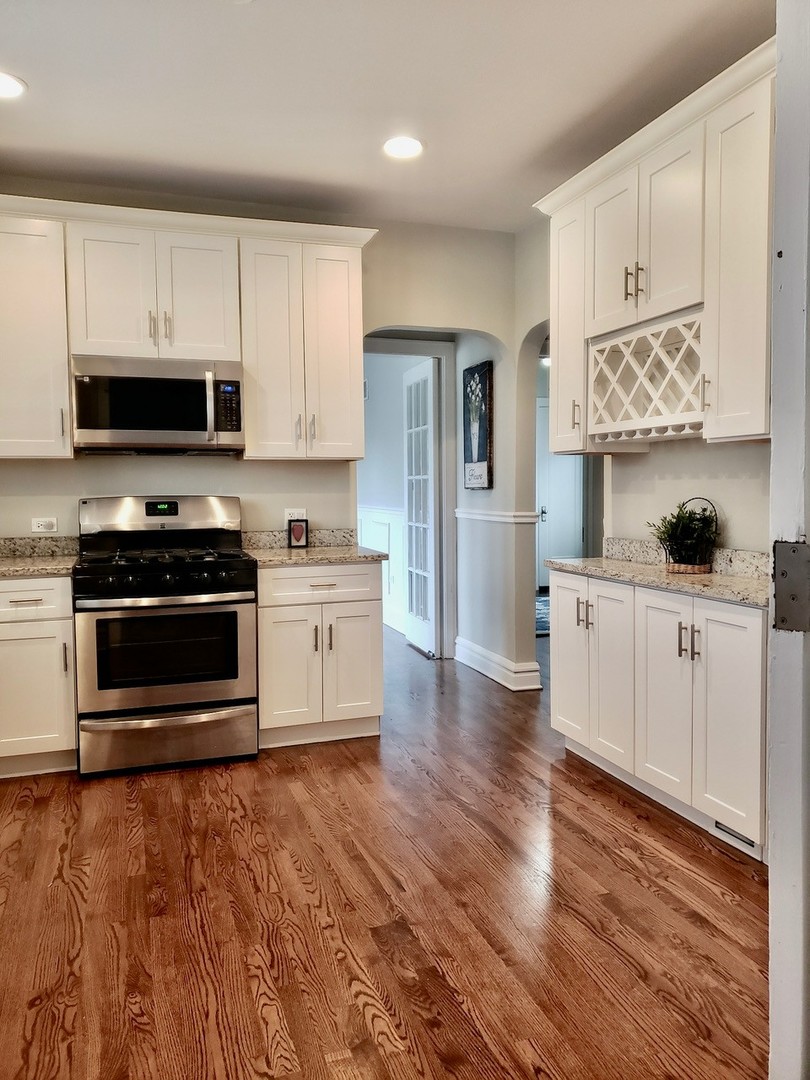 2402 Clinton Avenue, Berwyn, IL 60402