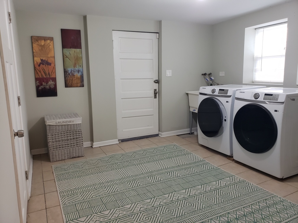 2402 Clinton Avenue, Berwyn, IL 60402