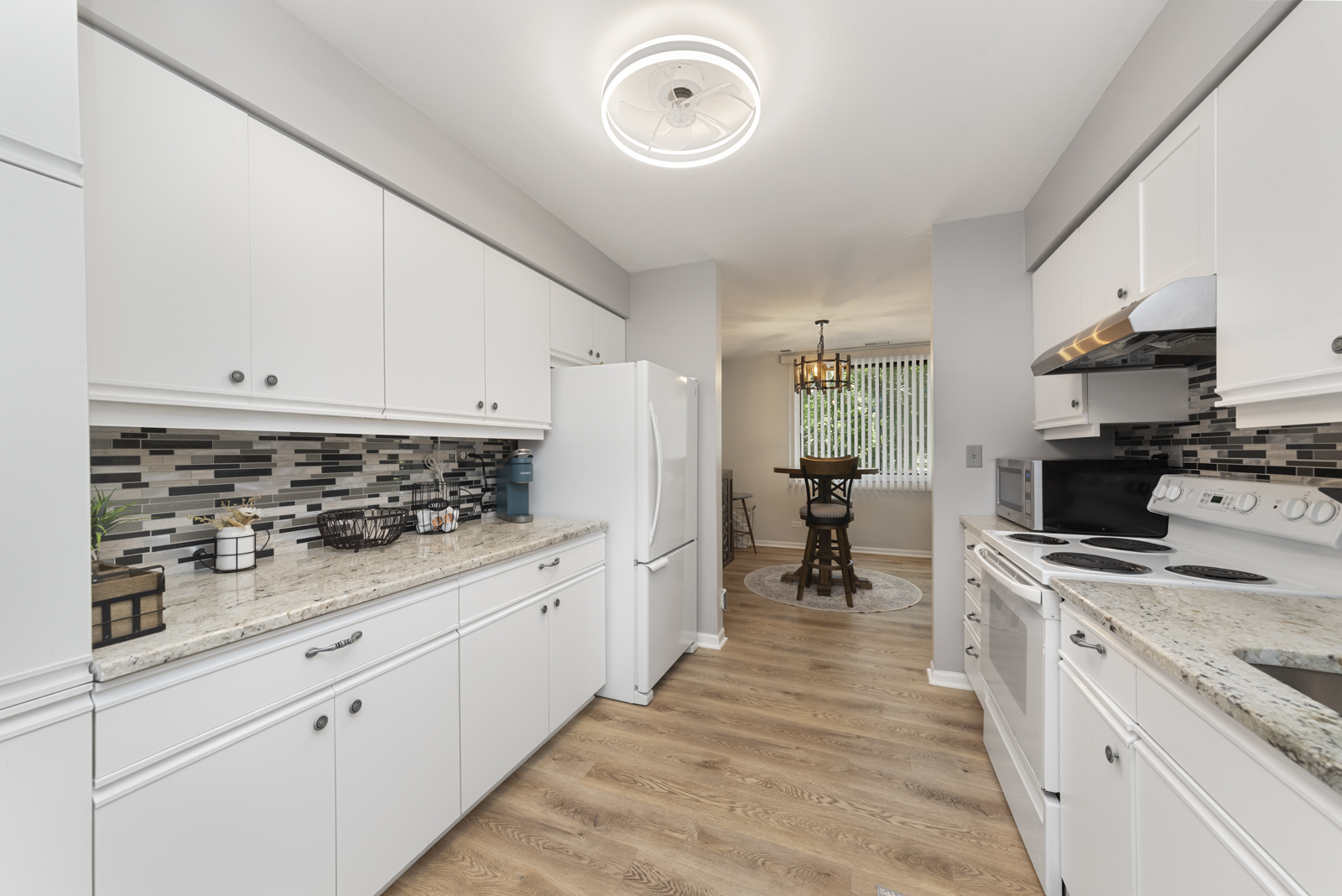 440 Raintree Court #1D, Glen Ellyn, IL 60137
