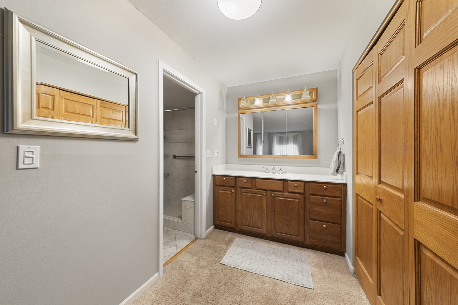 440 Raintree Court #1D, Glen Ellyn, IL 60137