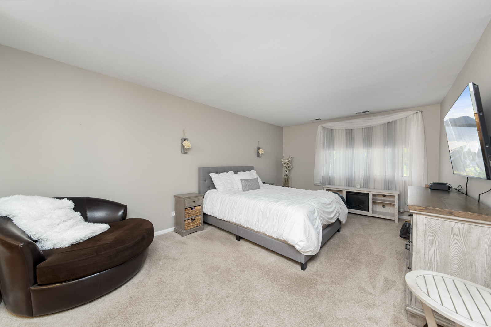 440 Raintree Court #1D, Glen Ellyn, IL 60137