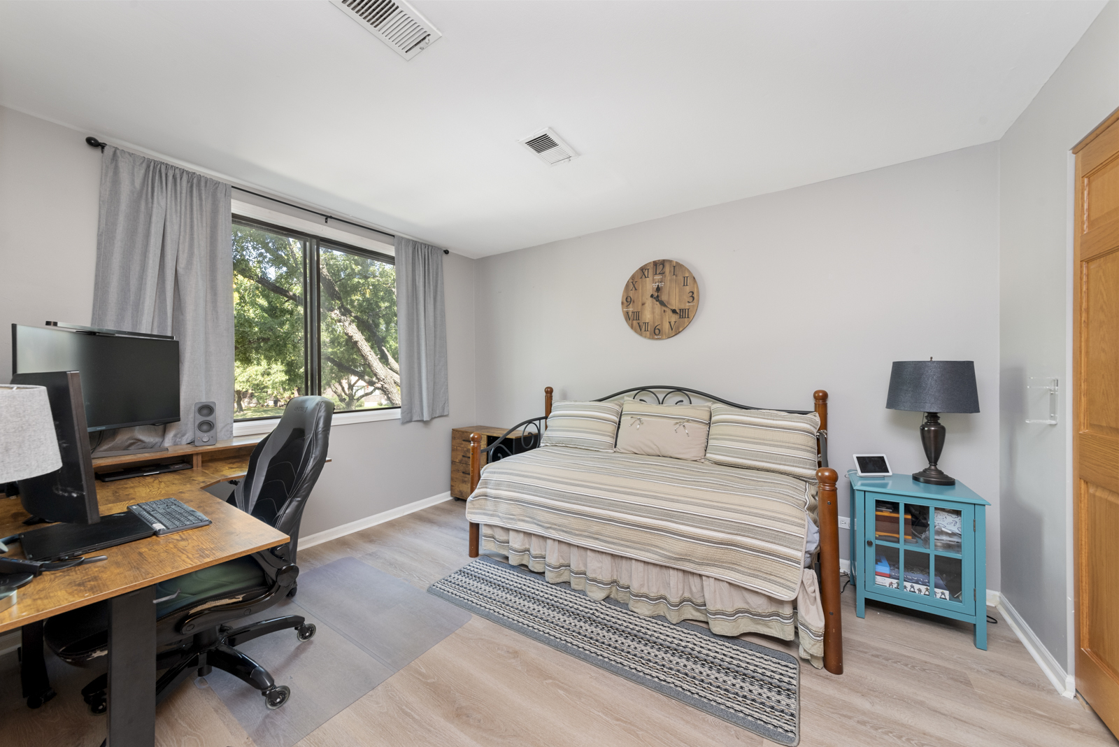 440 Raintree Court #1D, Glen Ellyn, IL 60137