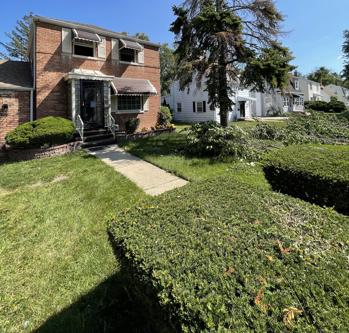 2227 S 10TH Avenue, Broadview, IL 60155