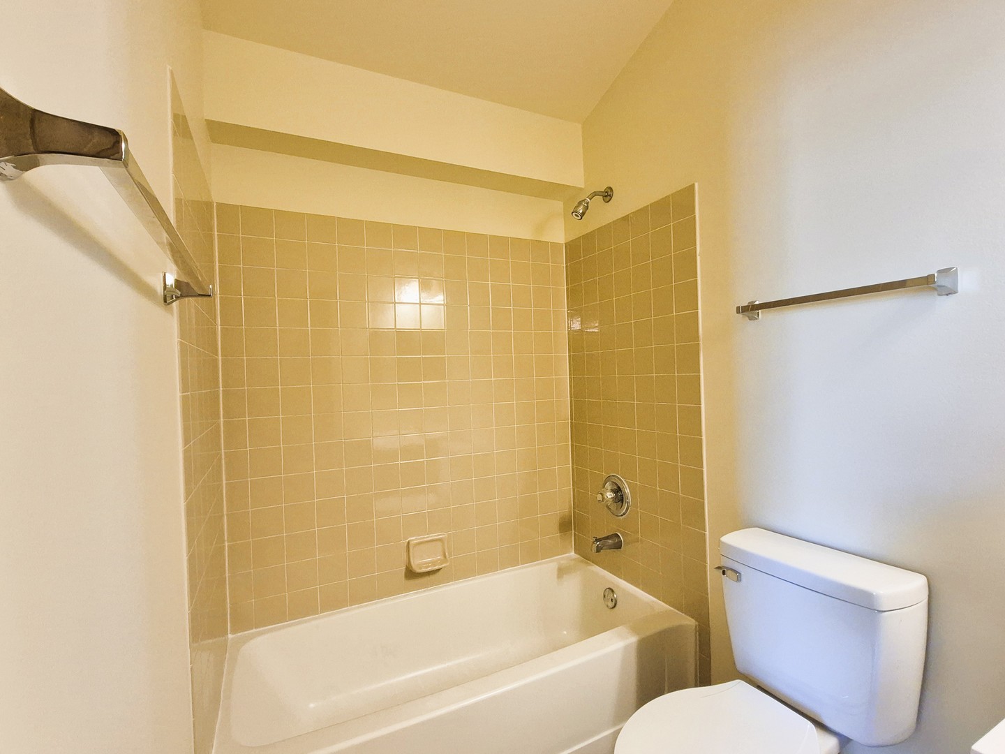 2219 Waterleaf Court #203, Naperville, IL 60564