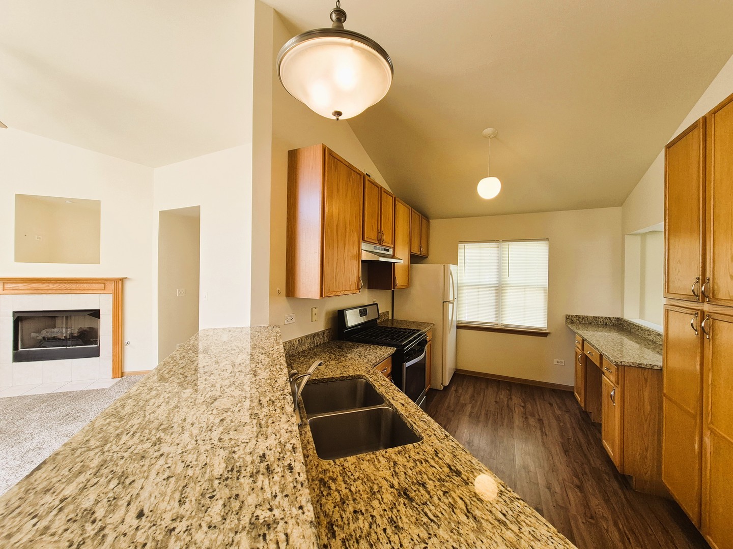 2219 Waterleaf Court #203, Naperville, IL 60564