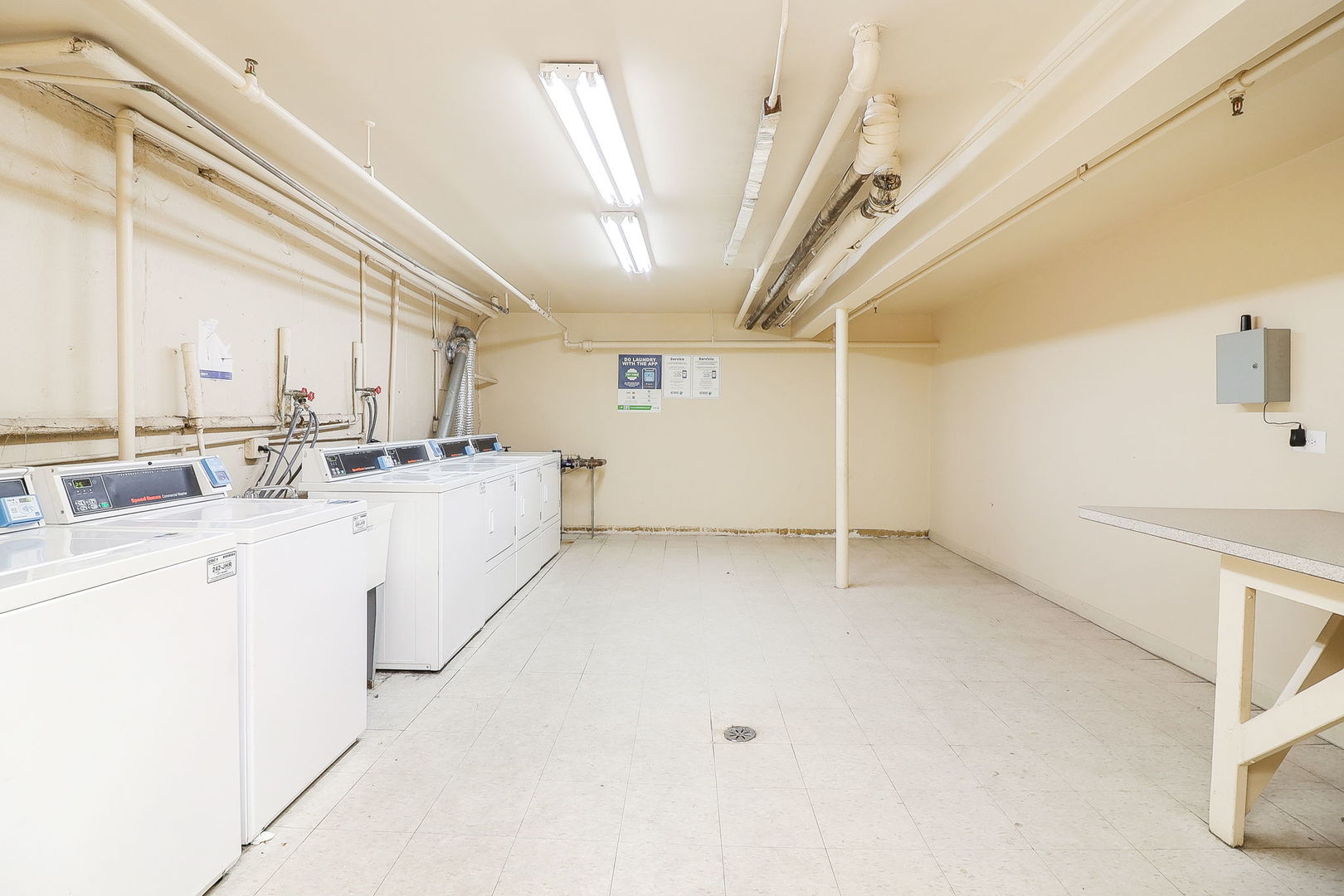 16B Kingery Quarter #208, Willowbrook, IL 60527