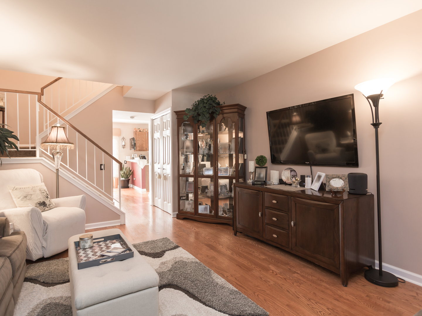 21 E Shag Bark Lane, Streamwood, IL 60107