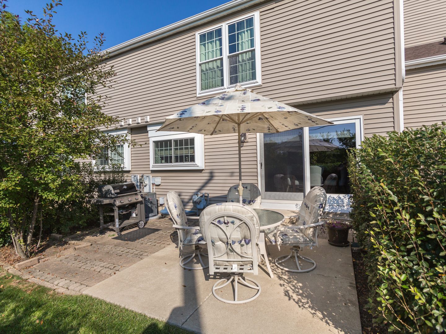 21 E Shag Bark Lane, Streamwood, IL 60107