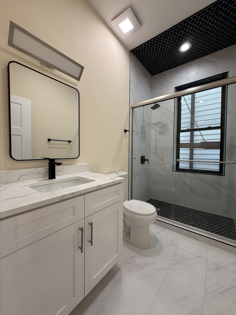 2124 W 18th Place #1, Chicago, IL 60608