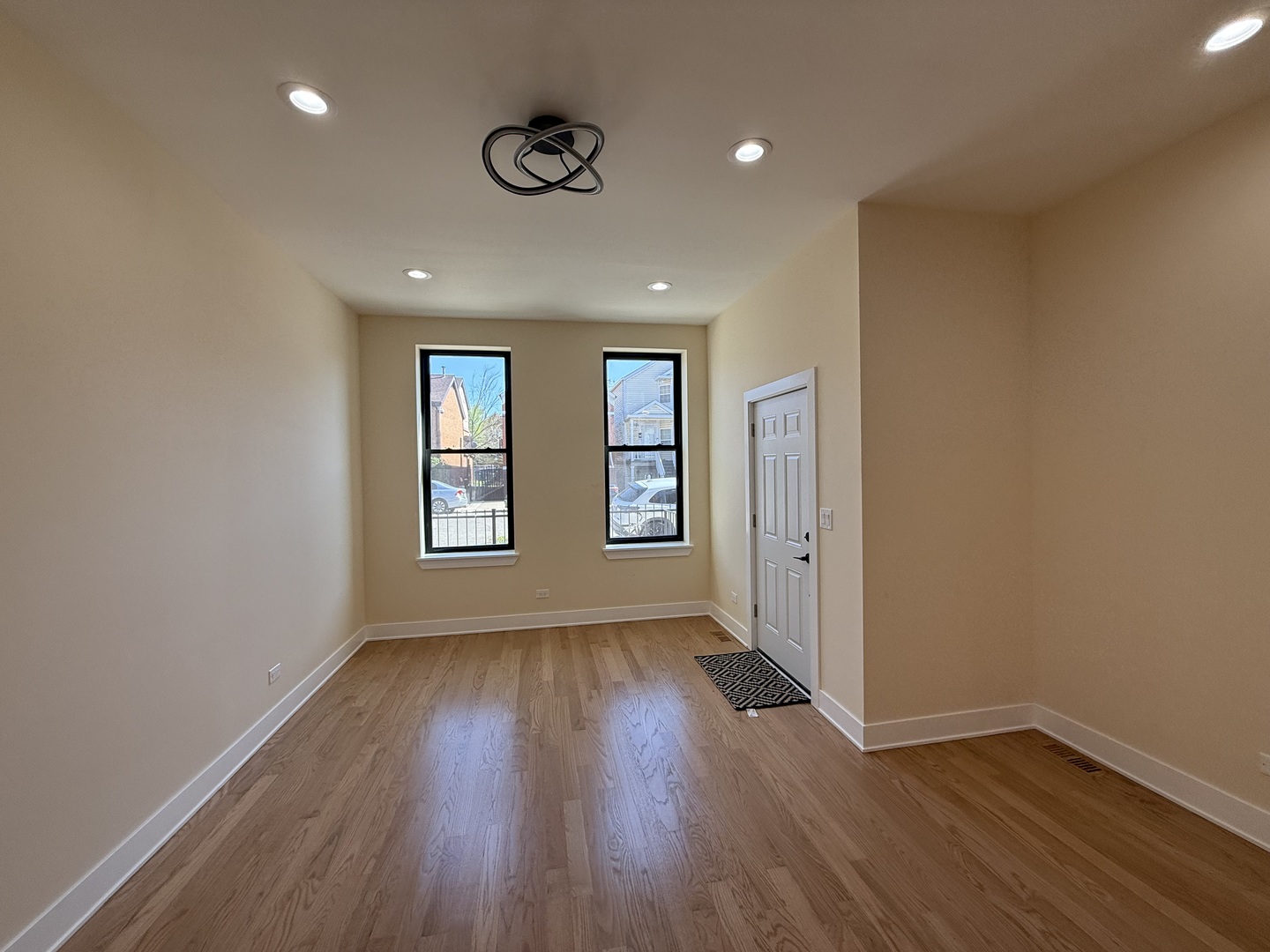 2124 W 18th Place #1, Chicago, IL 60608