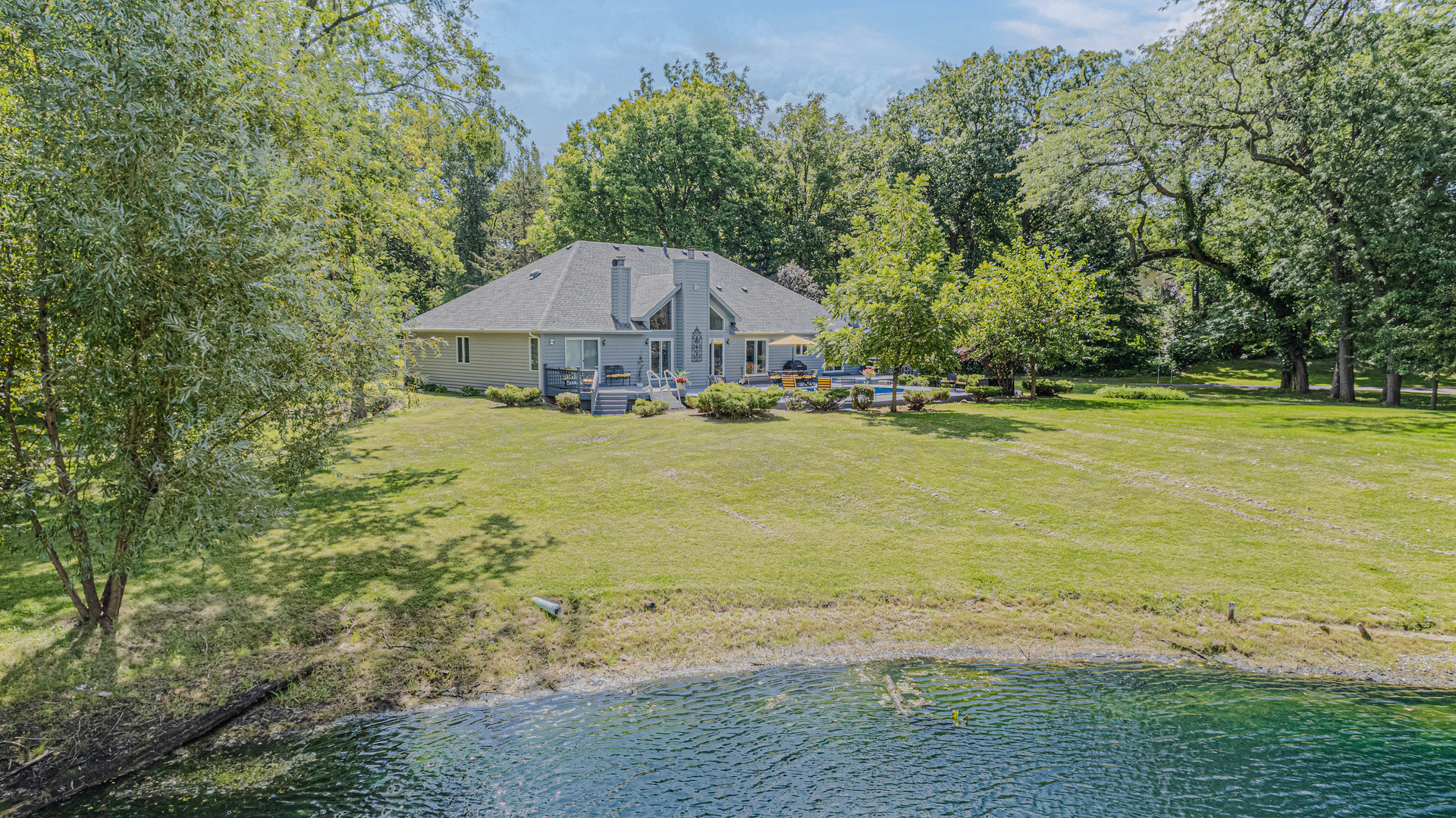 10N836 Lakeside Court, Elgin, IL 60124