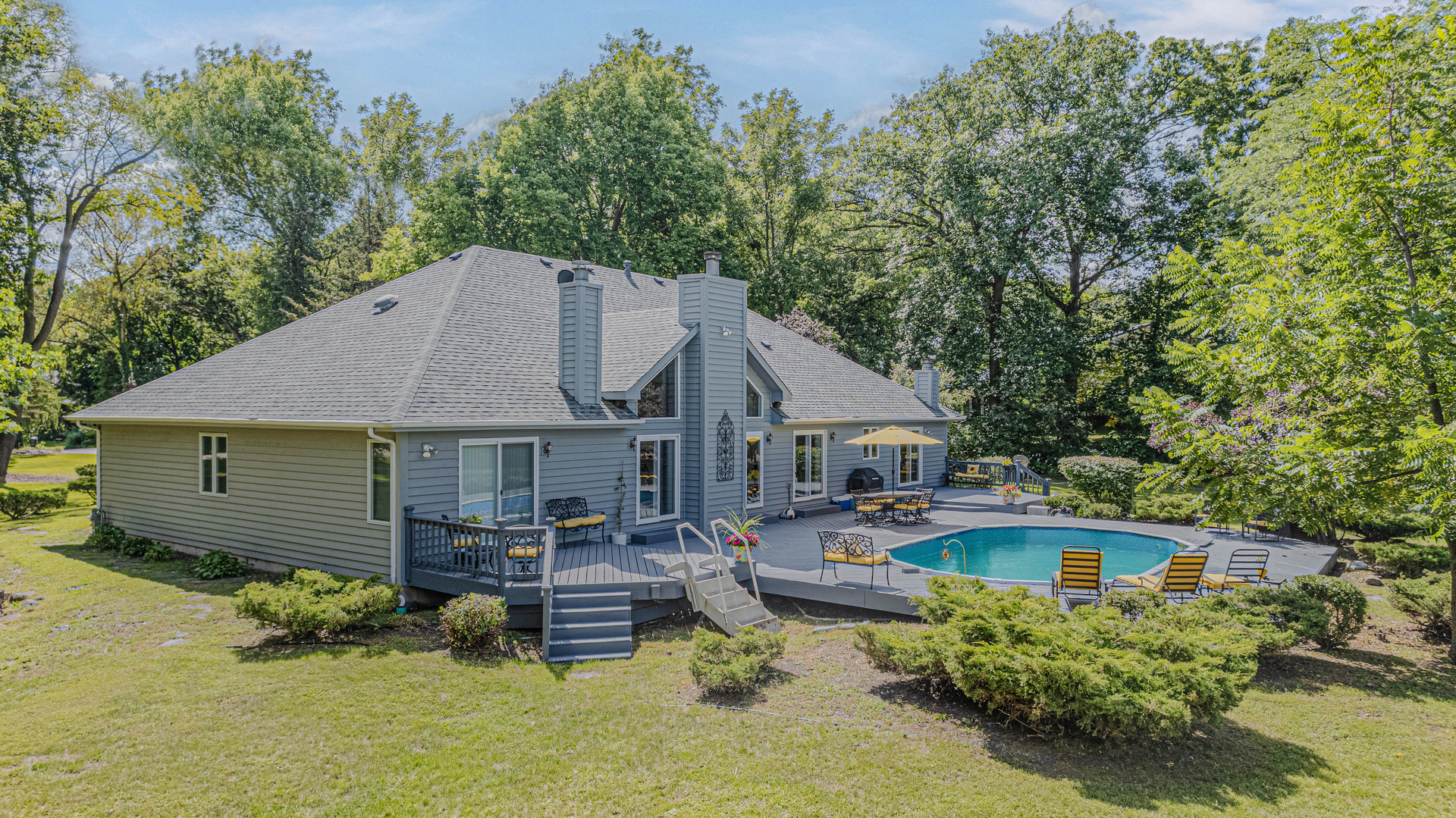 10N836 Lakeside Court, Elgin, IL 60124