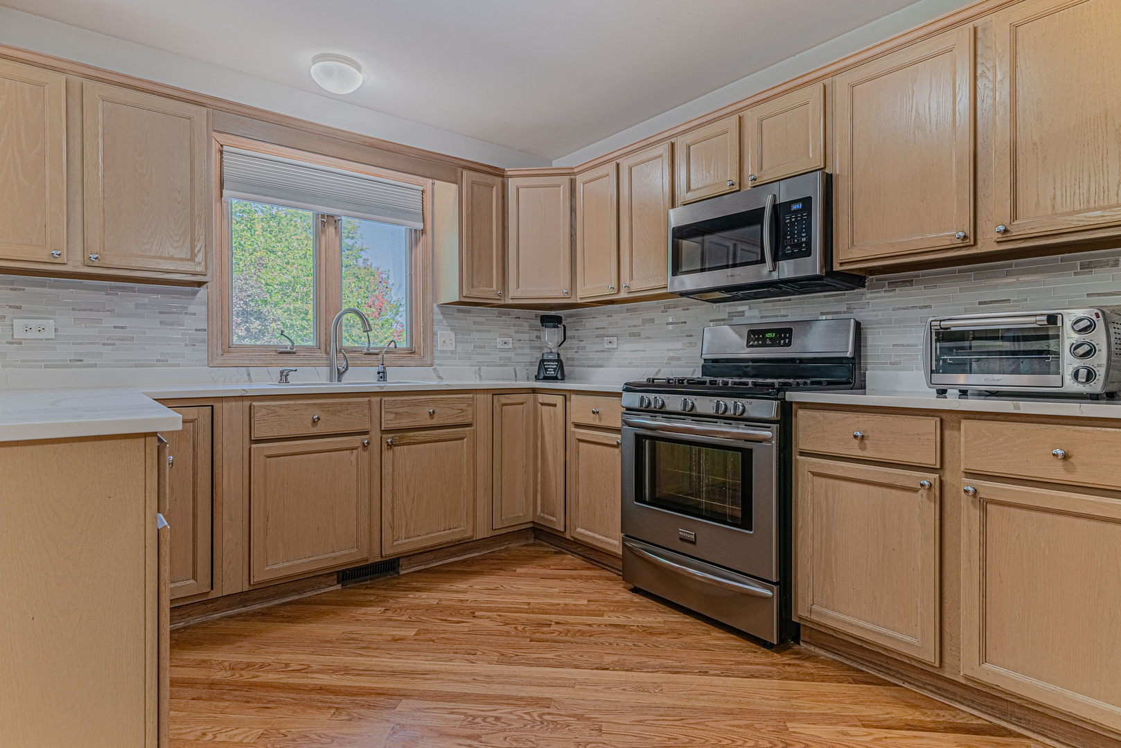 10N836 Lakeside Court, Elgin, IL 60124