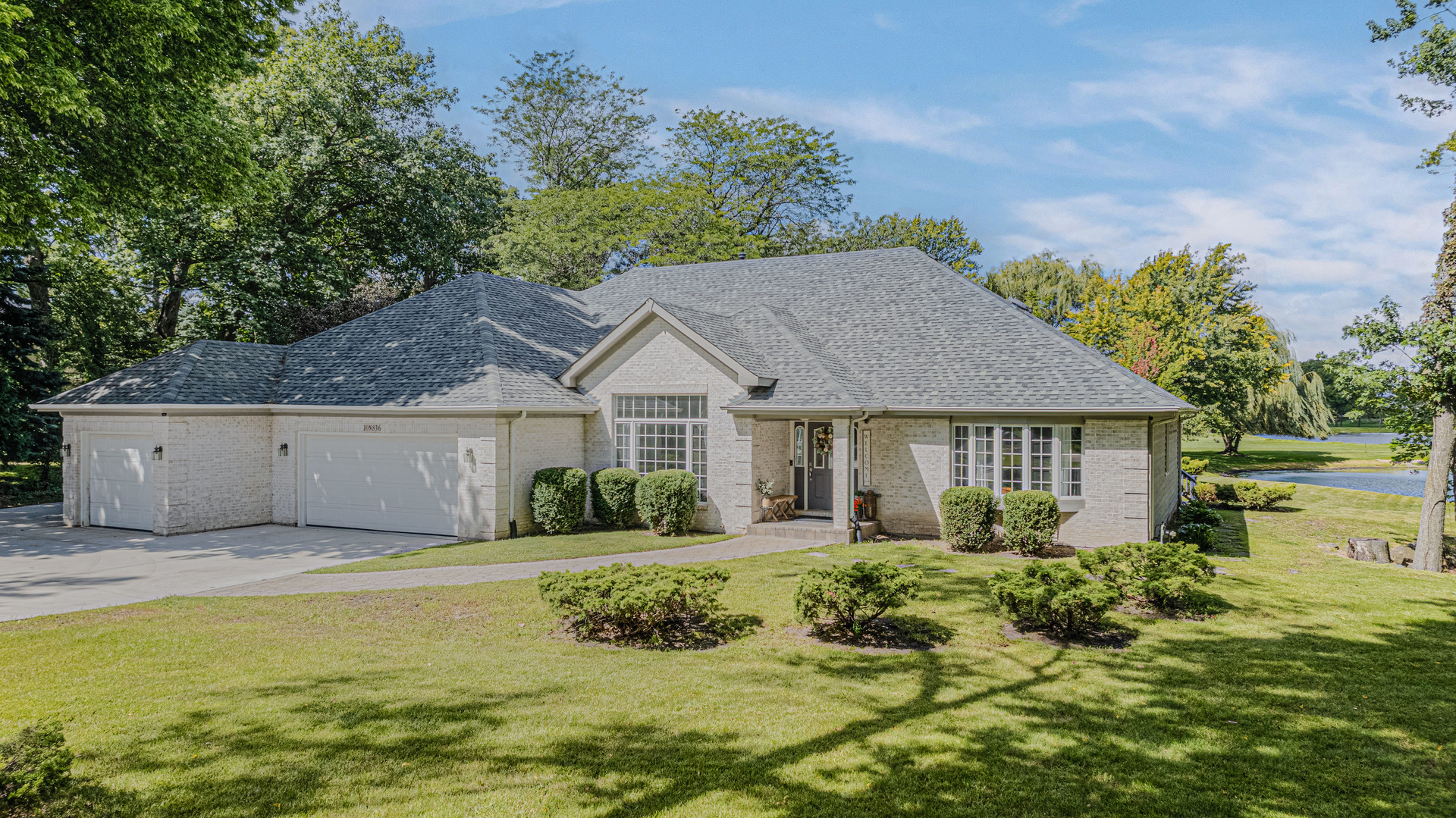 10N836 Lakeside Court, Elgin, IL 60124
