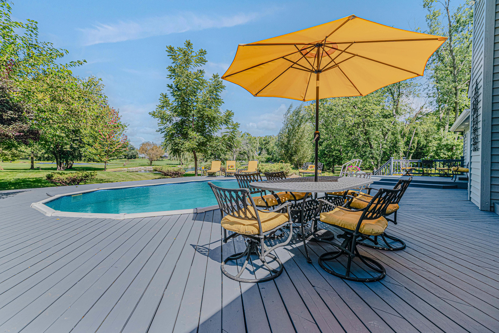 10N836 Lakeside Court, Elgin, IL 60124
