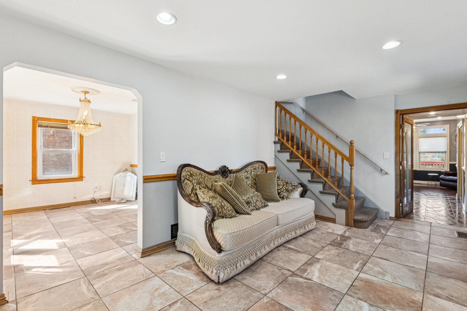2412 S 19th Avenue, Broadview, IL 60155