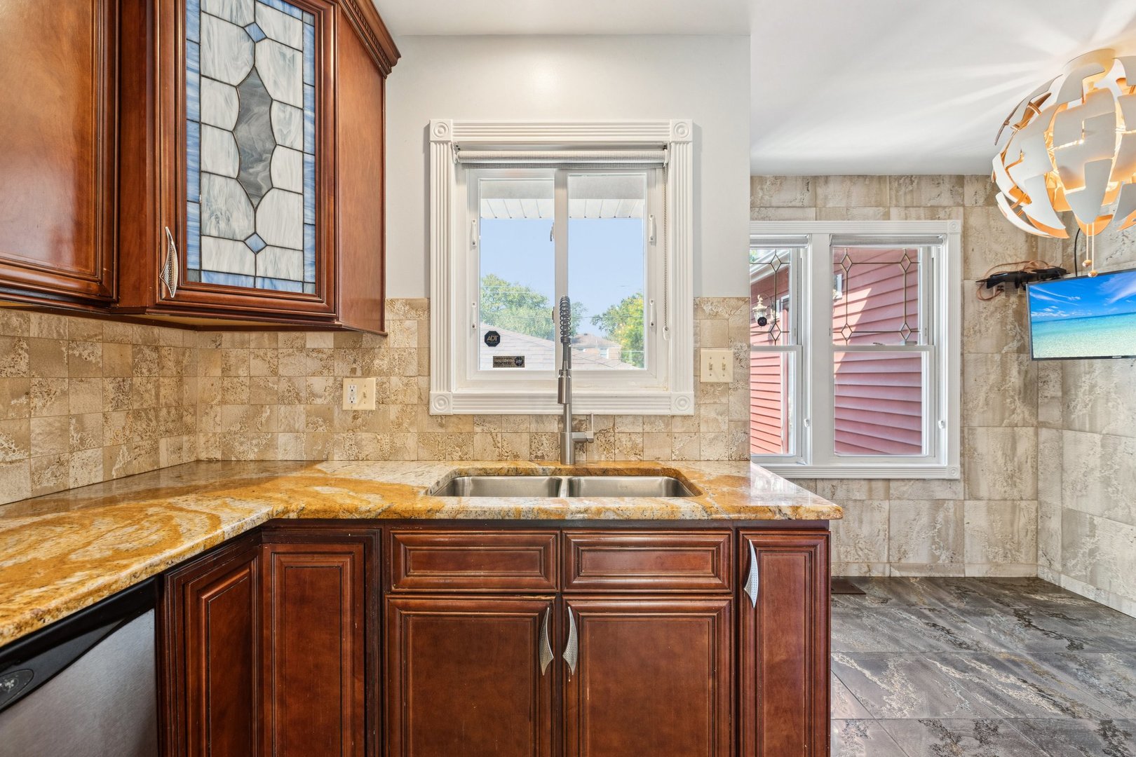 2412 S 19th Avenue, Broadview, IL 60155