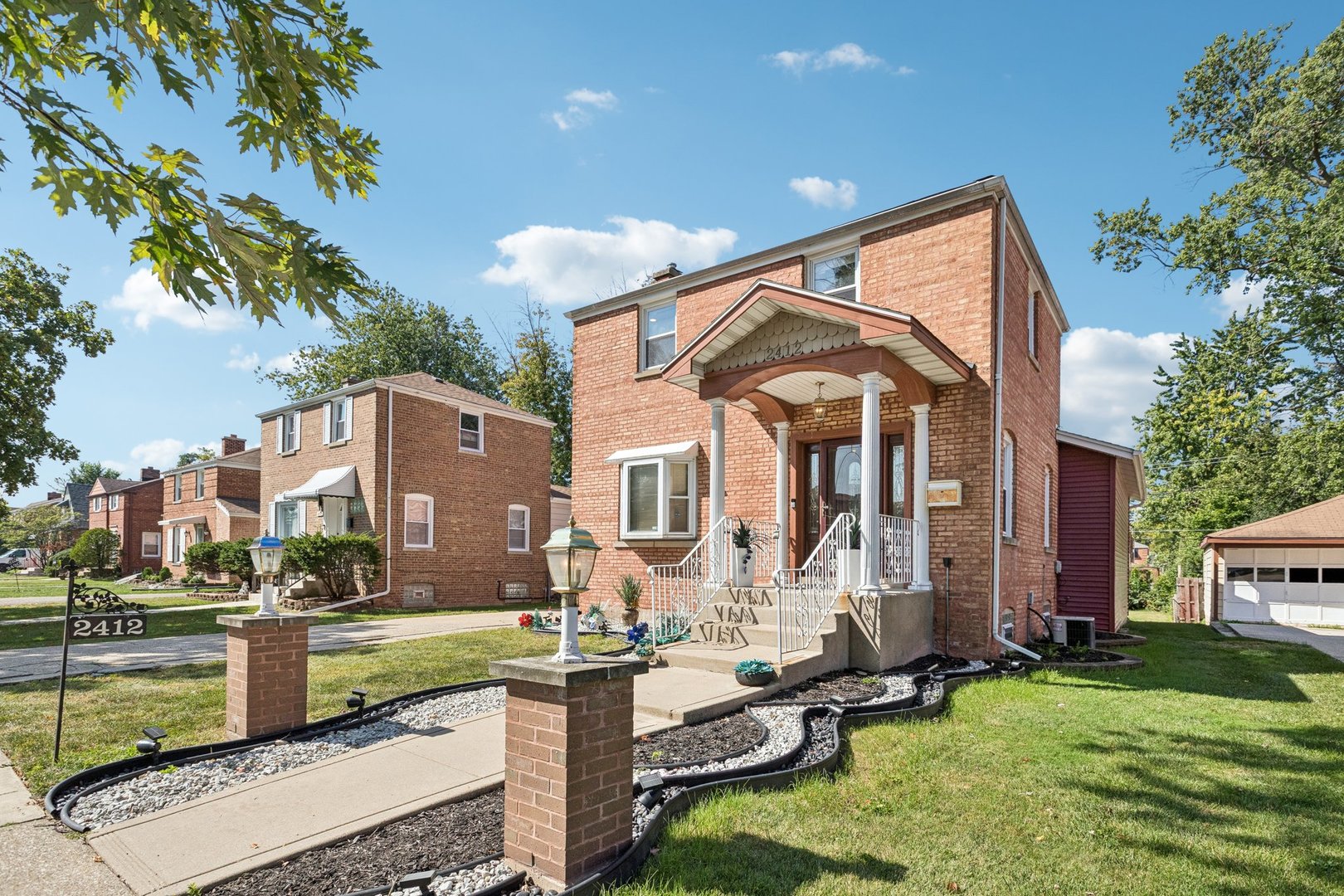 2412 S 19th Avenue, Broadview, IL 60155