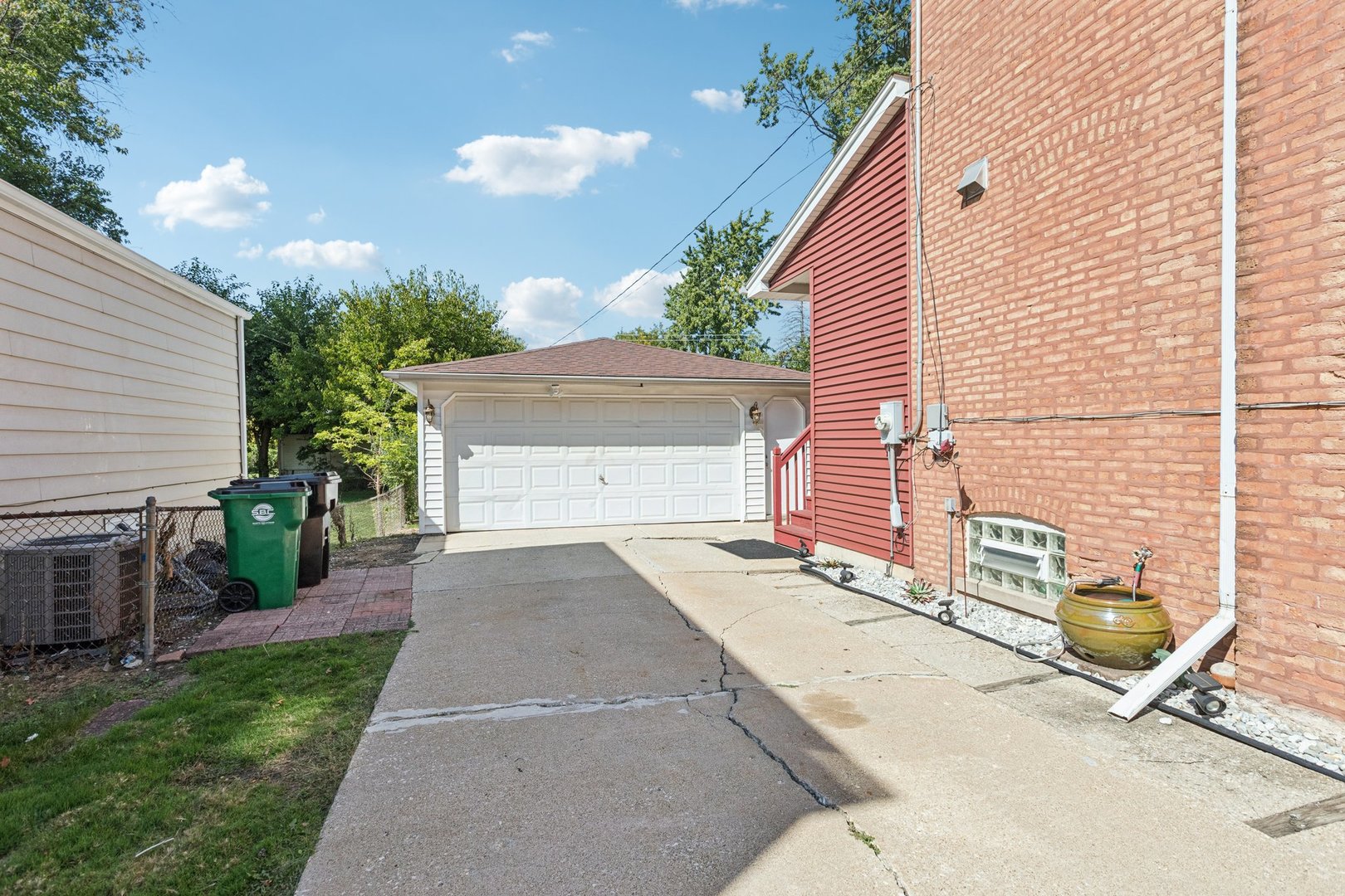 2412 S 19th Avenue, Broadview, IL 60155