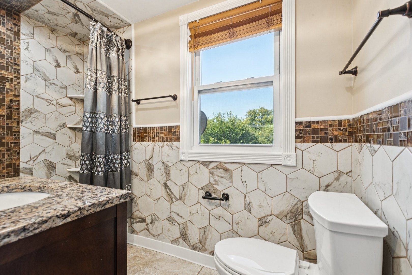 2412 S 19th Avenue, Broadview, IL 60155