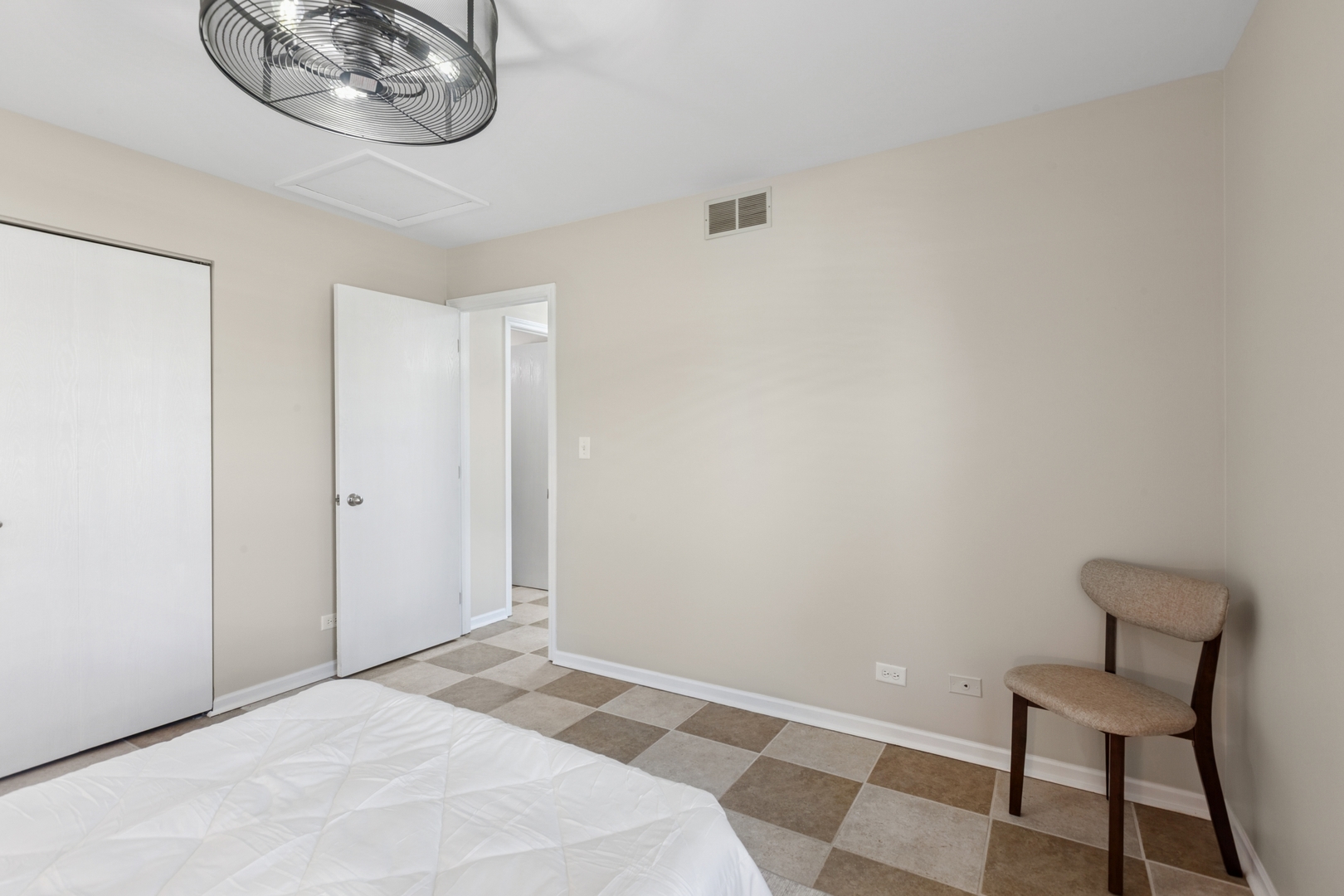 2293 Bannister Lane, Aurora, IL 60504