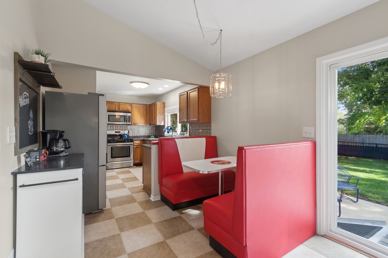 2293 Bannister Lane, Aurora, IL 60504