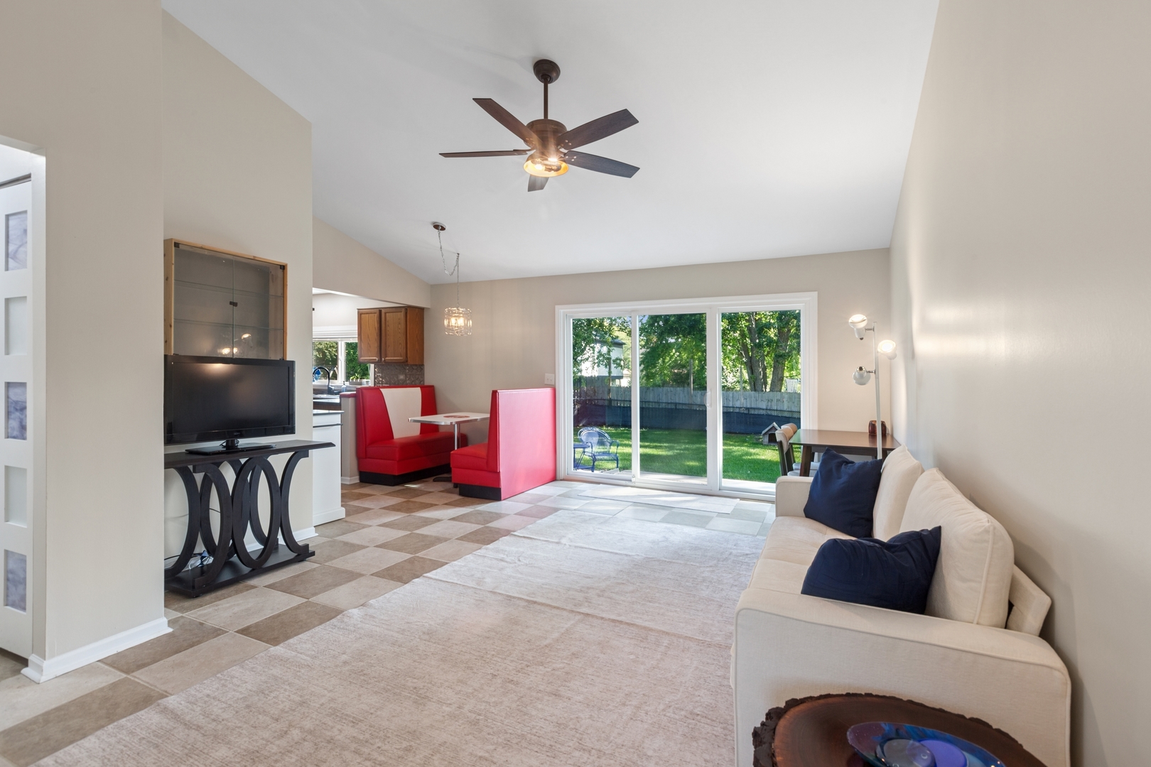 2293 Bannister Lane, Aurora, IL 60504