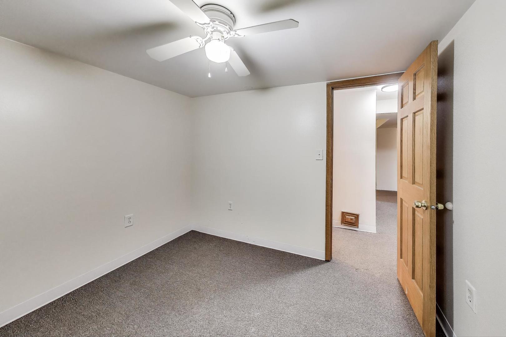 228 Gordon Avenue, Romeoville, IL 60446